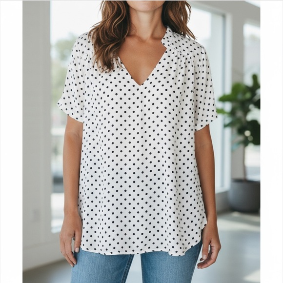 Lane Bryant V Neck Flutter Sleeve Blouse White Textured Top 18 - Picture 1 of 10